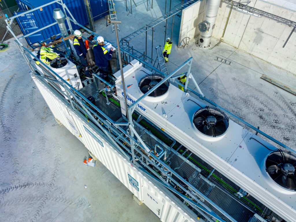 Dette er Rogalands første hydrogenproduksjonsanlegg med en kapasitet på 130 tonn i året. En vanlig personbil kan fylle tanken med 7 kg hydrogen, som gir en rekkevidde på 700 kilometer.